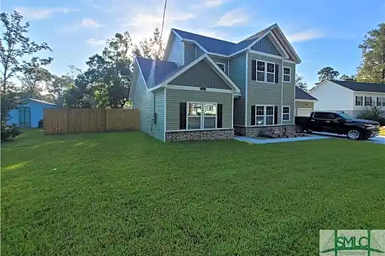 140 Camellia Ave Photo 2
