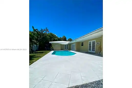 1820 NE 59th Ct #1820 Photo 2