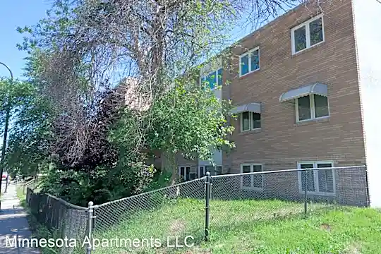 3230 N Penn Ave Photo 2