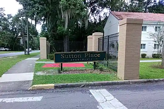 Sutton Place Photo 2