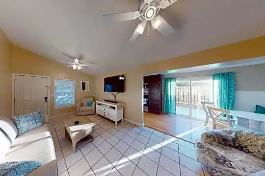 8807 Lorento St Photo 2