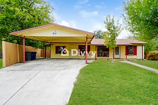 2219 Palomino Dr Photo 1