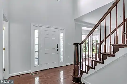 16475 Kramer Estate Dr Photo 2