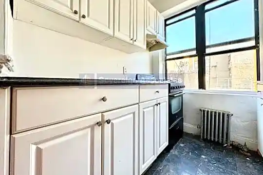 2172 2nd Ave Photo 2
