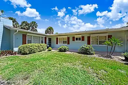 67 W Bay Dr Photo 1