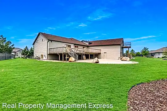 7624 S Courtyard Cir Photo 2