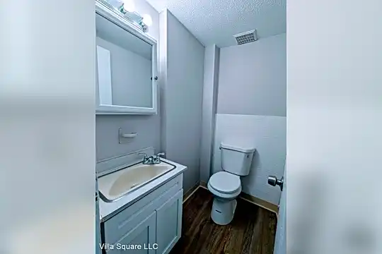 222 Bradley Avenue Photo 2