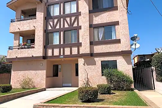 Imperial Apartments Photo 1