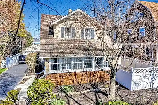 393 Bath Ave Photo 1