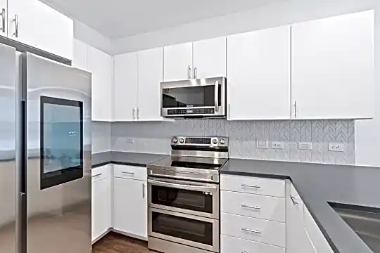 4801 Springdale Rd Photo 1