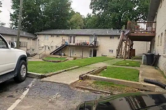 Huntington Terraces Photo 1