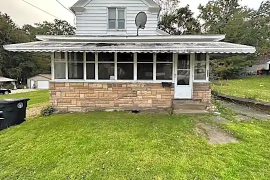 502 Beacon St Photo 2