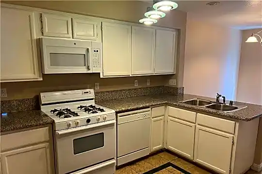 182 Caswell Ct Photo 1
