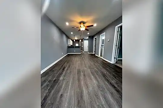 817 White Ave Photo 2