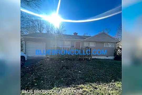 7111 E 107th St Photo 1