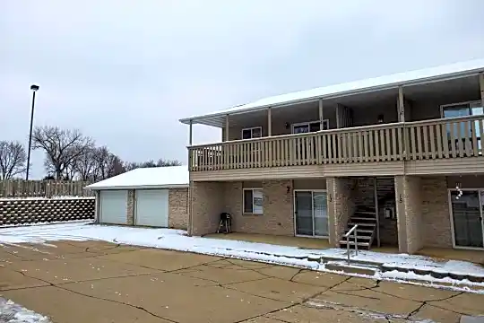 1652 Exchange St Photo 1