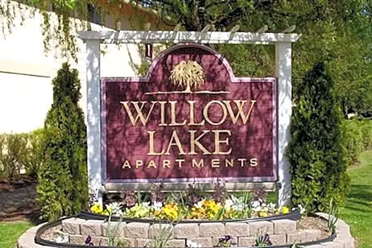 Willow Lake Photo 1