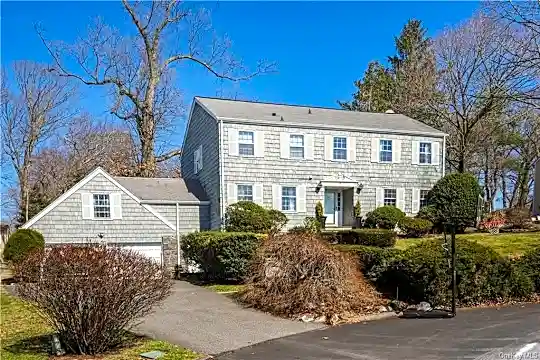 59 Clinton Ave Photo 1