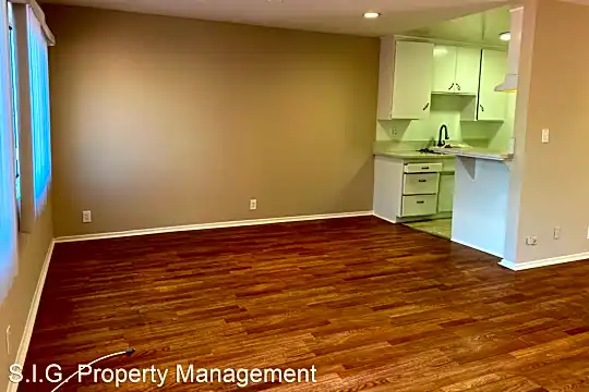 220 W Spazier Ave Photo 1
