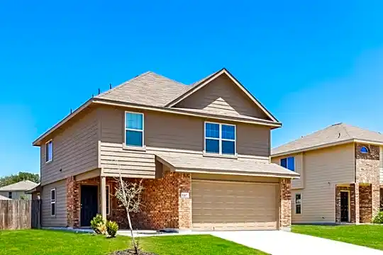 5107 War Horse Dr Photo 2