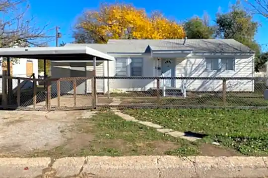 214 SW 24th St Photo 1
