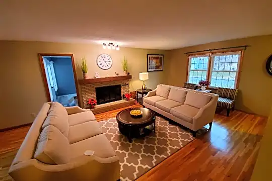 7509 Major Ave N Photo 2