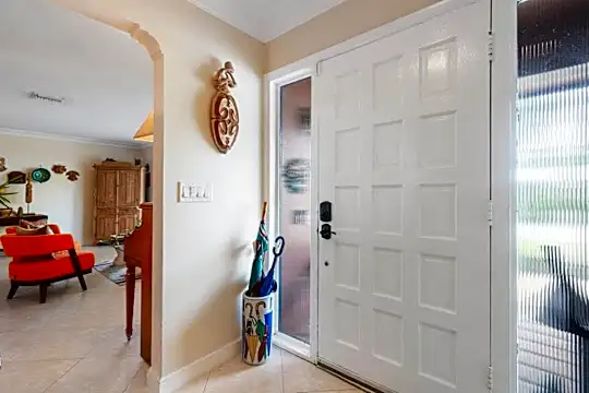 121 Sandal Ln Photo 2