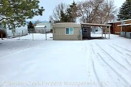 2709 E L Ave Photo 1