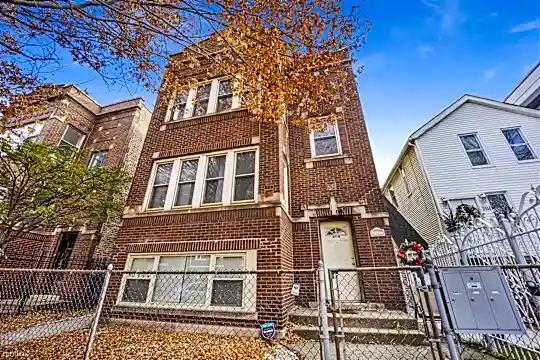 2107 W Huron St Photo 2