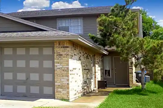 R and R Properties Photo 1