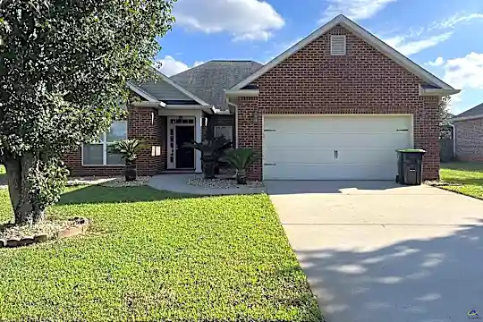 101 Glen Arbor Ln Photo 2
