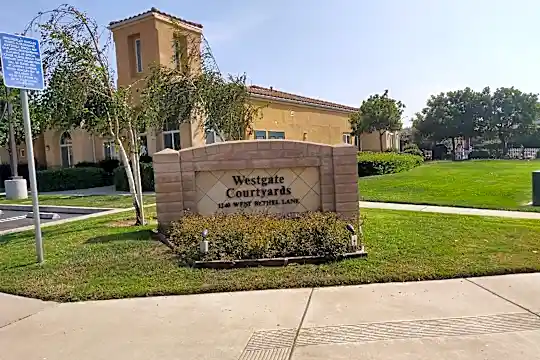 Westgate Courtyards Photo 2