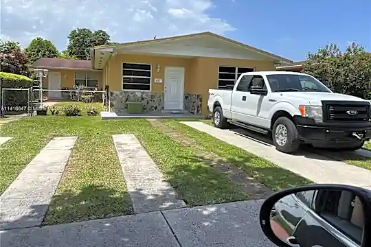 9243 SW 39th St #9243 Photo 1