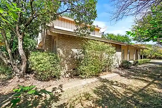 7948 Habersham Ln Photo 2