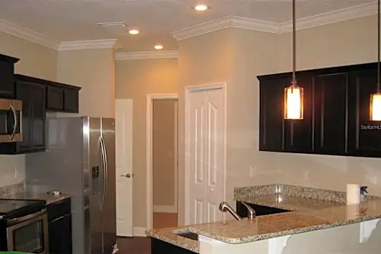 1604 SW 66th Dr Photo 2