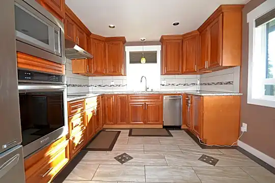 8415 20th Ave SW Photo 2