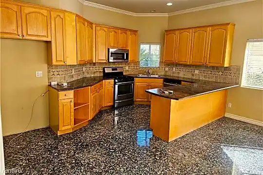 1816 Orchard Ave Photo 1