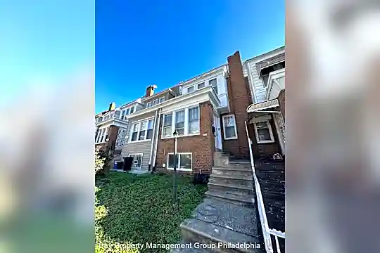 310 Elwood St Photo 1