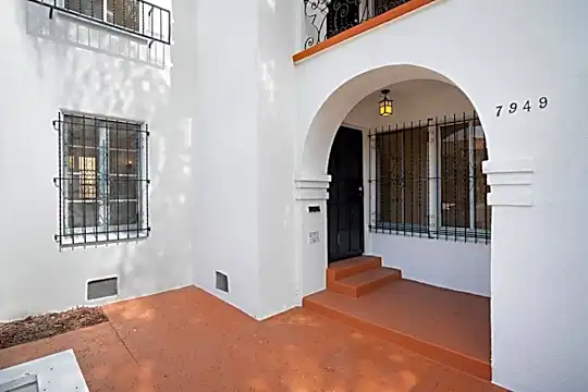 Courtyard.png