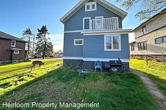 1006 N 19th Ave E Photo 2