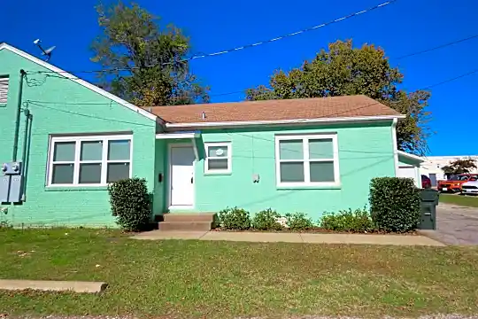 818 S Bois D Arc Ave #B Photo 2