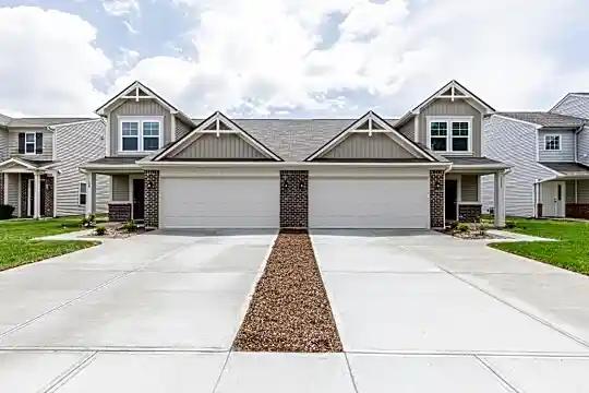 1111 Cobra Dr Photo 1