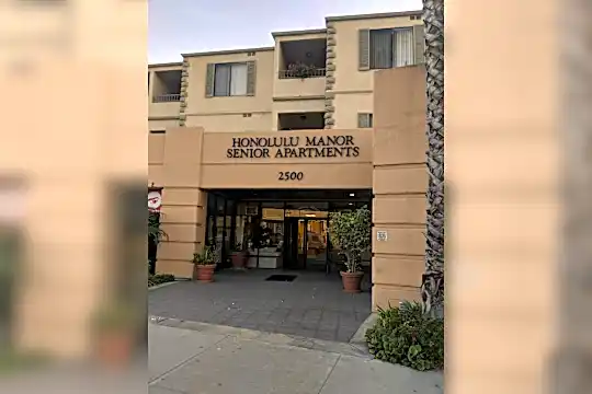 Honolulu Manor Senior Apartments Photo 2