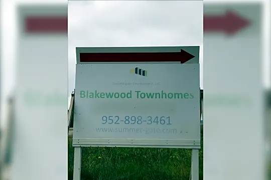 Blakewood Townhomes Photo 2