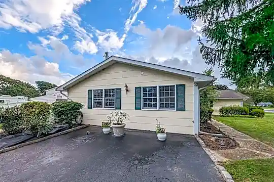 2 Parish Ct Photo 1