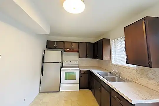 2284 S 800 E Photo 2