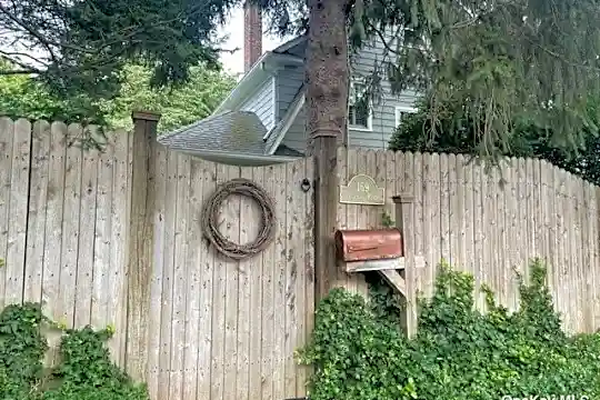 169 Pulaski Rd Photo 1