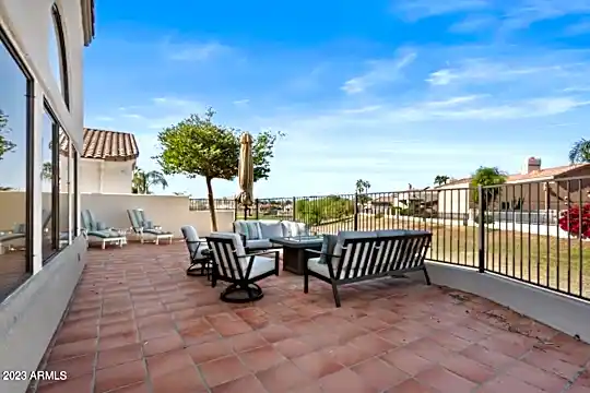 8292 E Cortez Dr Photo 2