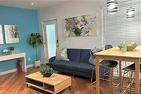 927 Euclid Ave #8 Photo 2