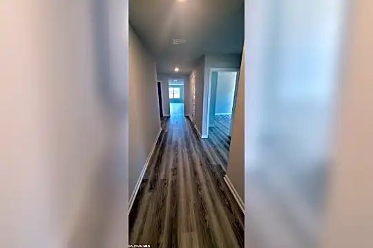 388 Winters Ave Photo 2